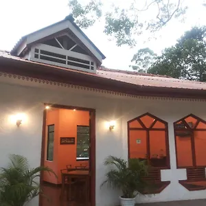 Hotel Blue Sky Nallathanniya